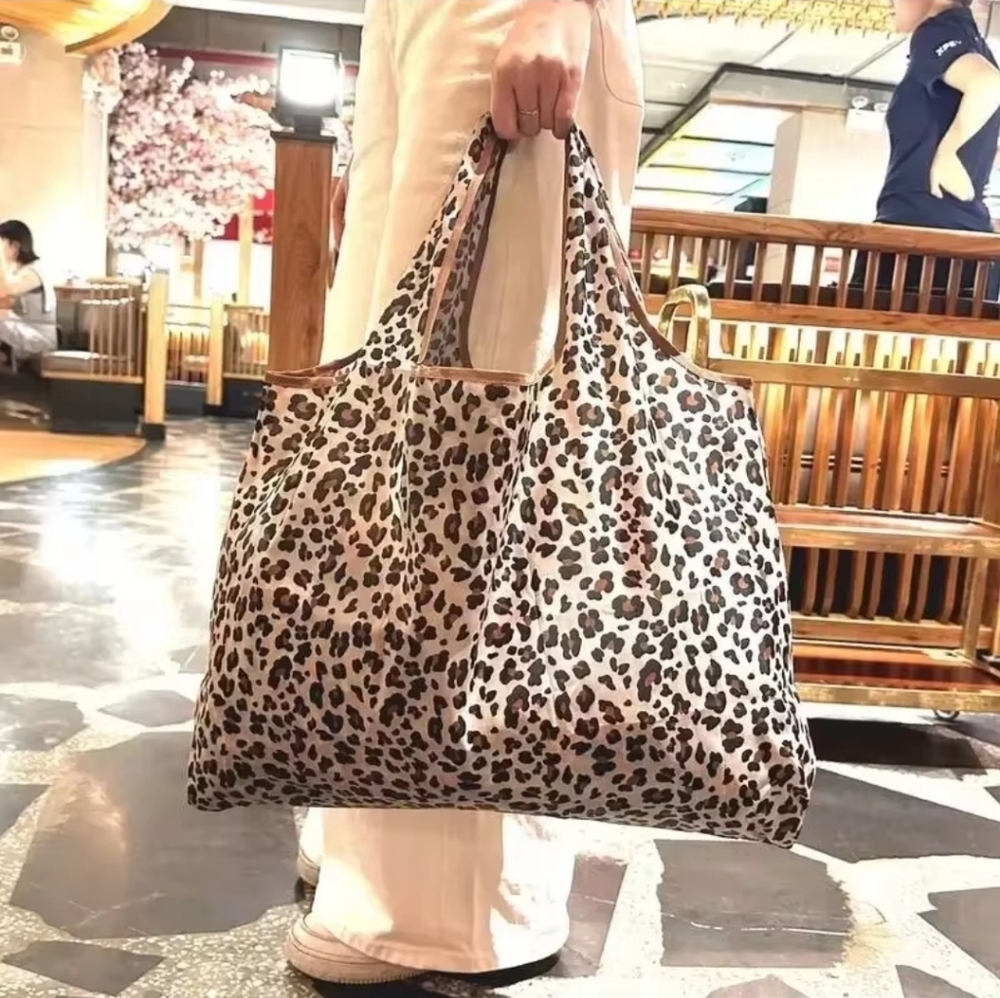 Leopard Print Tote Shopper Bag - Picture 3 of 4